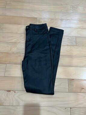 Women’s coated leather skinny jeans